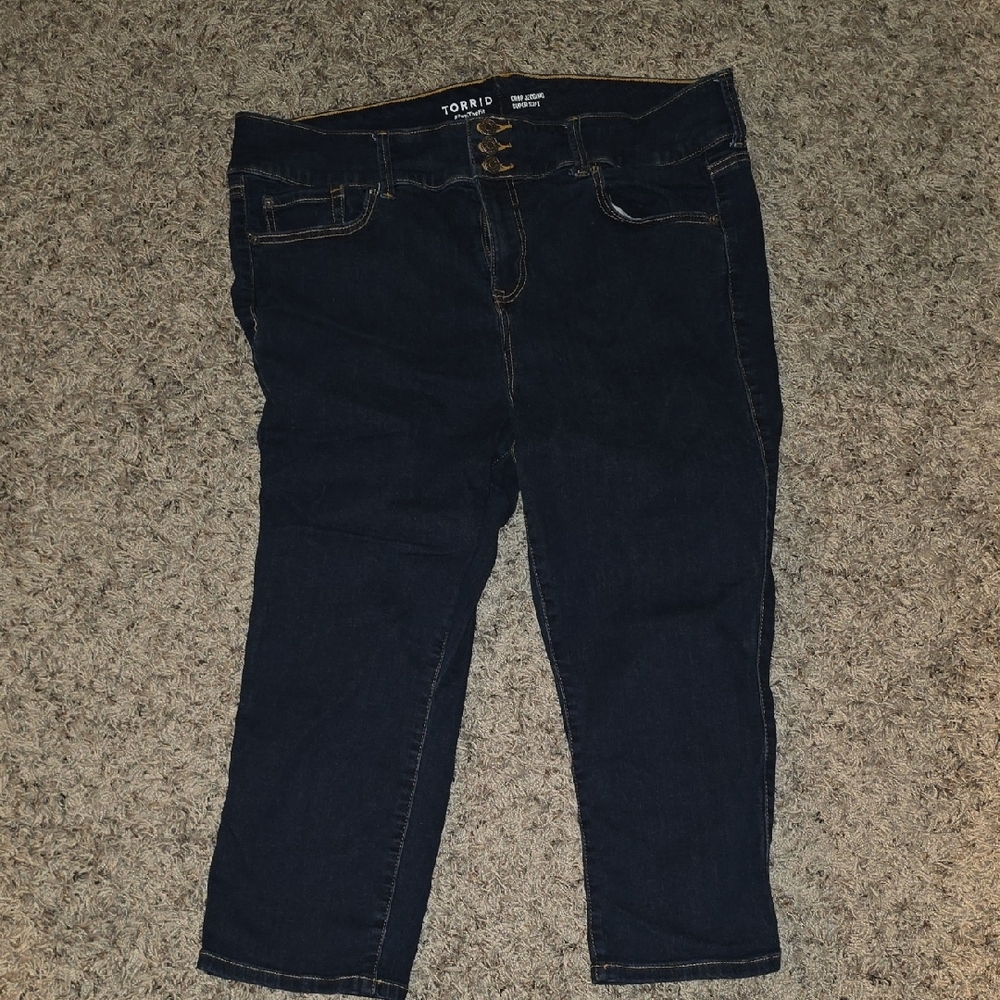 TORRID Crop Jegging Super Soft 20w Women's Deep Indigo Cropped Jeans